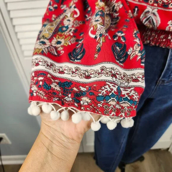 Band of Gypsies Red Off Shoulder Boho Top M Cropped Floral Bell Sleeve Fringe - Picture 4 of 10